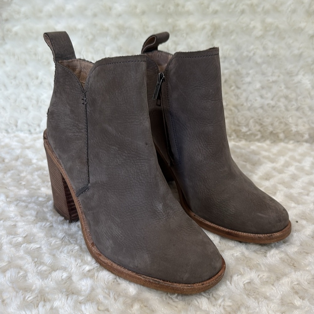 UGG PIXLEY STACKED BLOCK HEEL LEATHER ANKLE BOOTS SZ 6.5